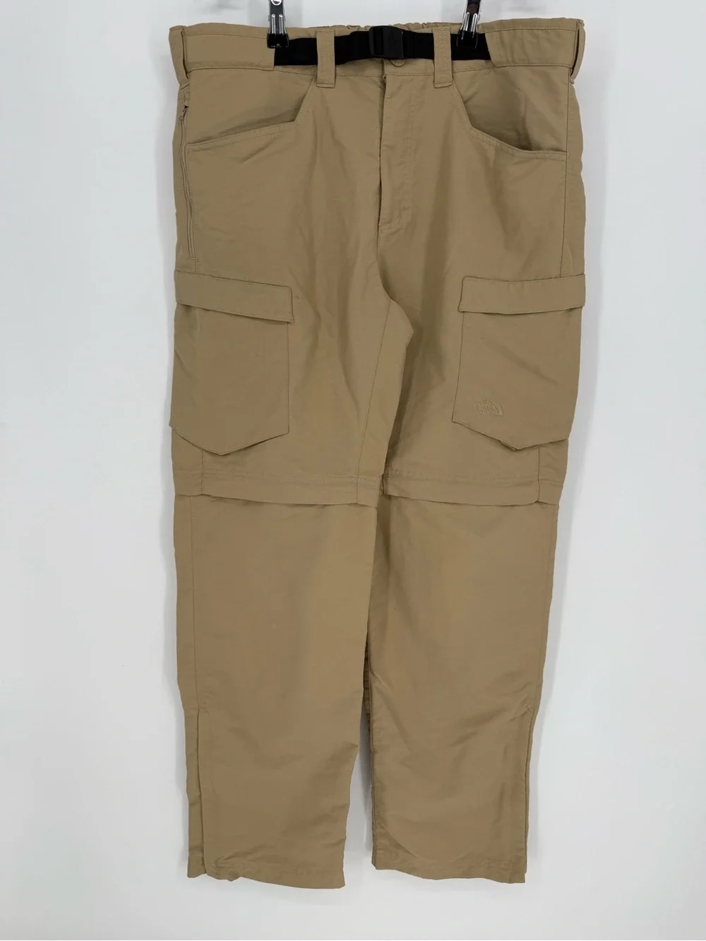 The North Face Men's Cargo Convertible hiking Pants - Khaki/Tan zip off size  34